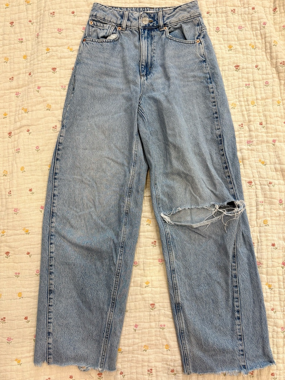 Garage Light Wash Distressed High-Rise baggy cutout Jeans